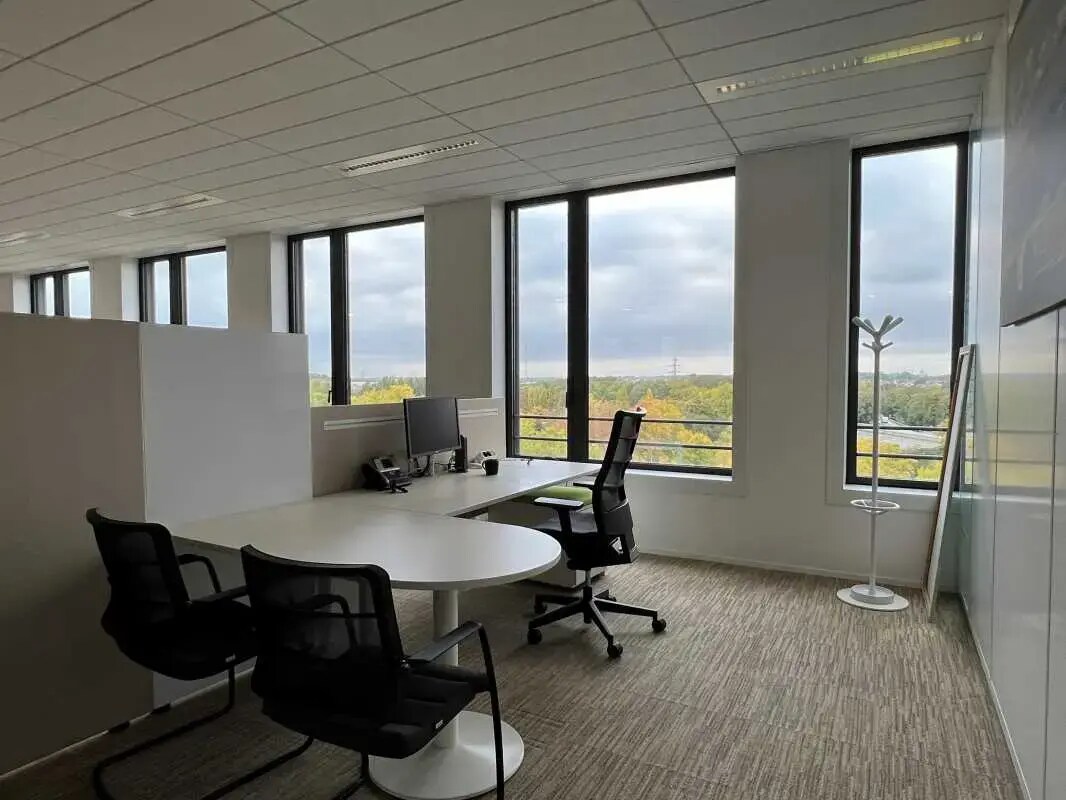 7 Avenue Nicéphore Niépce, Montigny-le-Bretonneux to rent Interior Photo- Image 1 of 2