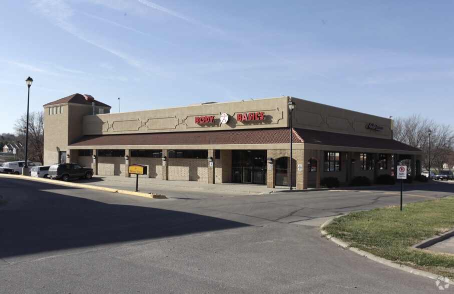 5601 S 56th St, Lincoln, NE to rent - Building Photo - Image 2 of 4