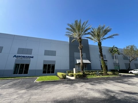 8900 NW 35th Ln, Doral, FL to rent - Building Photo - Image 1 of 2