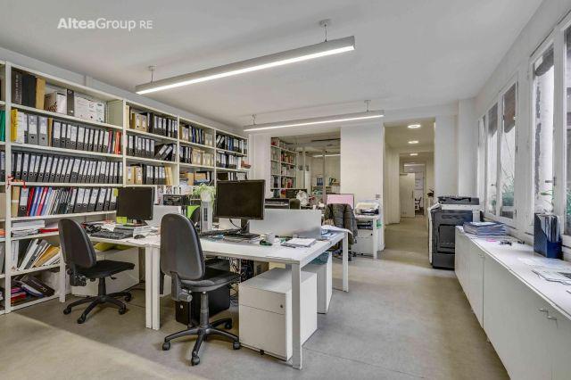 Vente Bureaux 598 m² - Photo 1