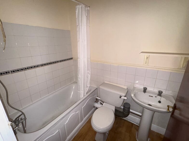 543 High Road Leytonstone, London for sale - Building Photo - Image 2 of 8