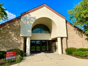 7551 Oaklandon Rd, Indianapolis, IN for sale Primary Photo- Image 1 of 1