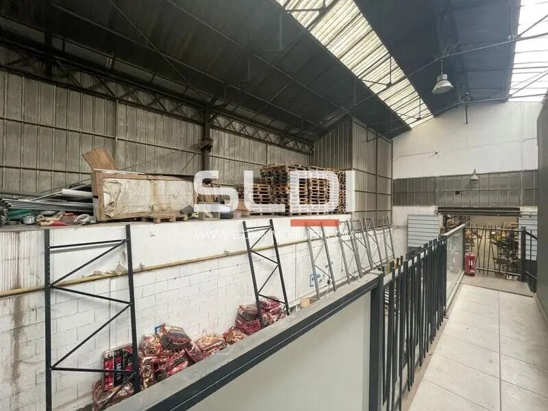 Light Industrial in Vénissieux to rent Building Photo- Image 1 of 7