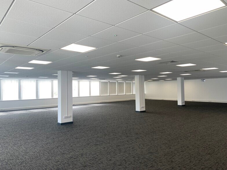 Corinium Ave, Gloucester to rent - Interior Photo - Image 3 of 37