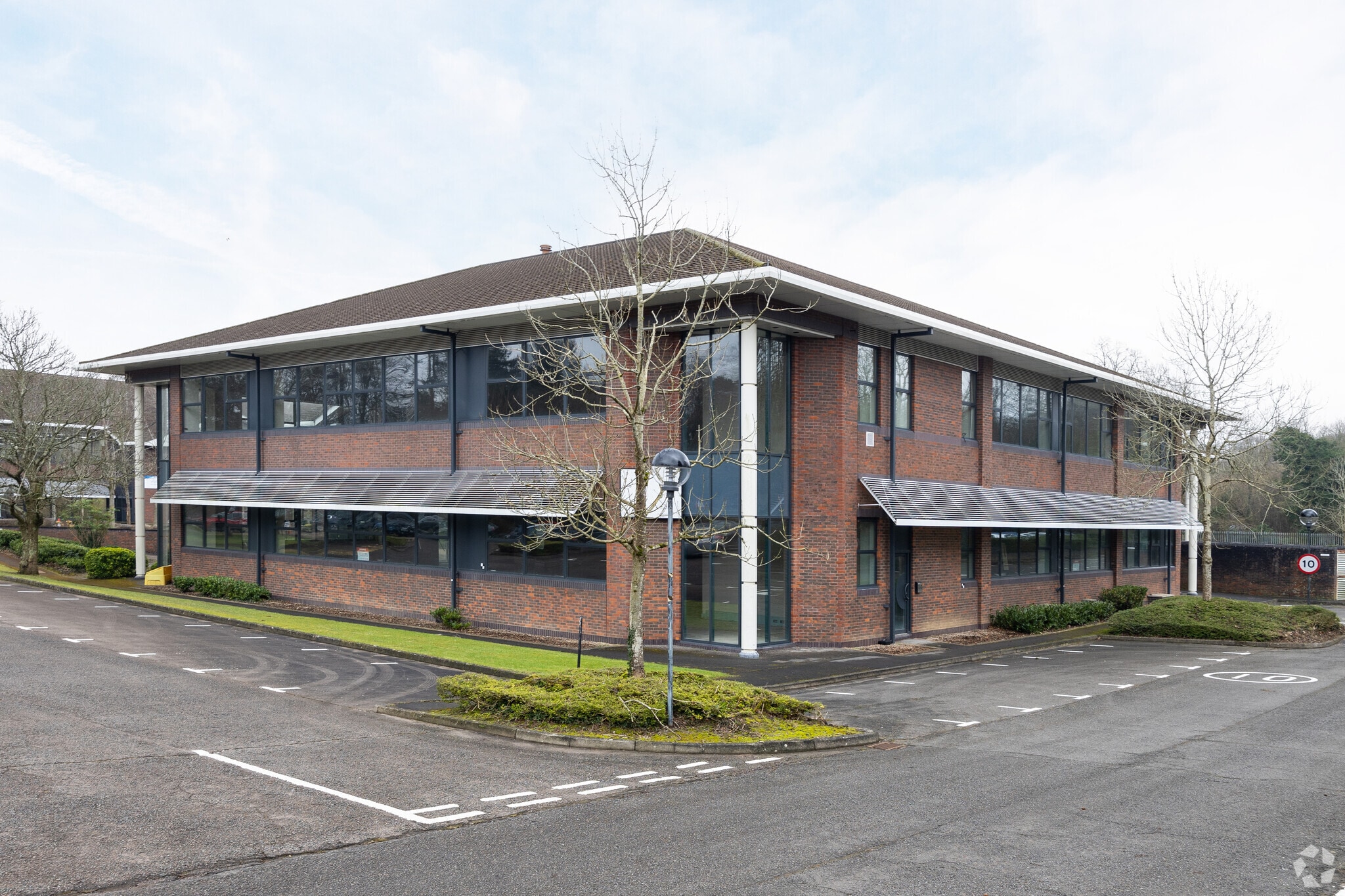 Jays Clos, Basingstoke to rent Primary Photo- Image 1 of 10