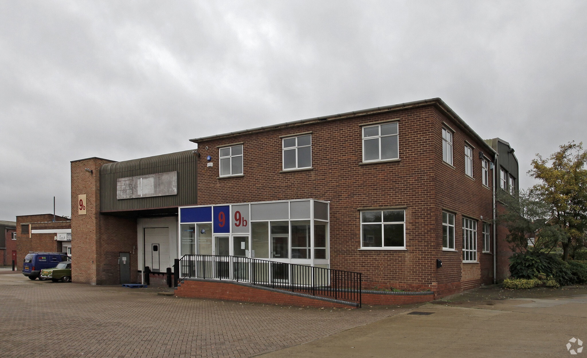 Wiggenhall Rd, Watford to rent Primary Photo- Image 1 of 5