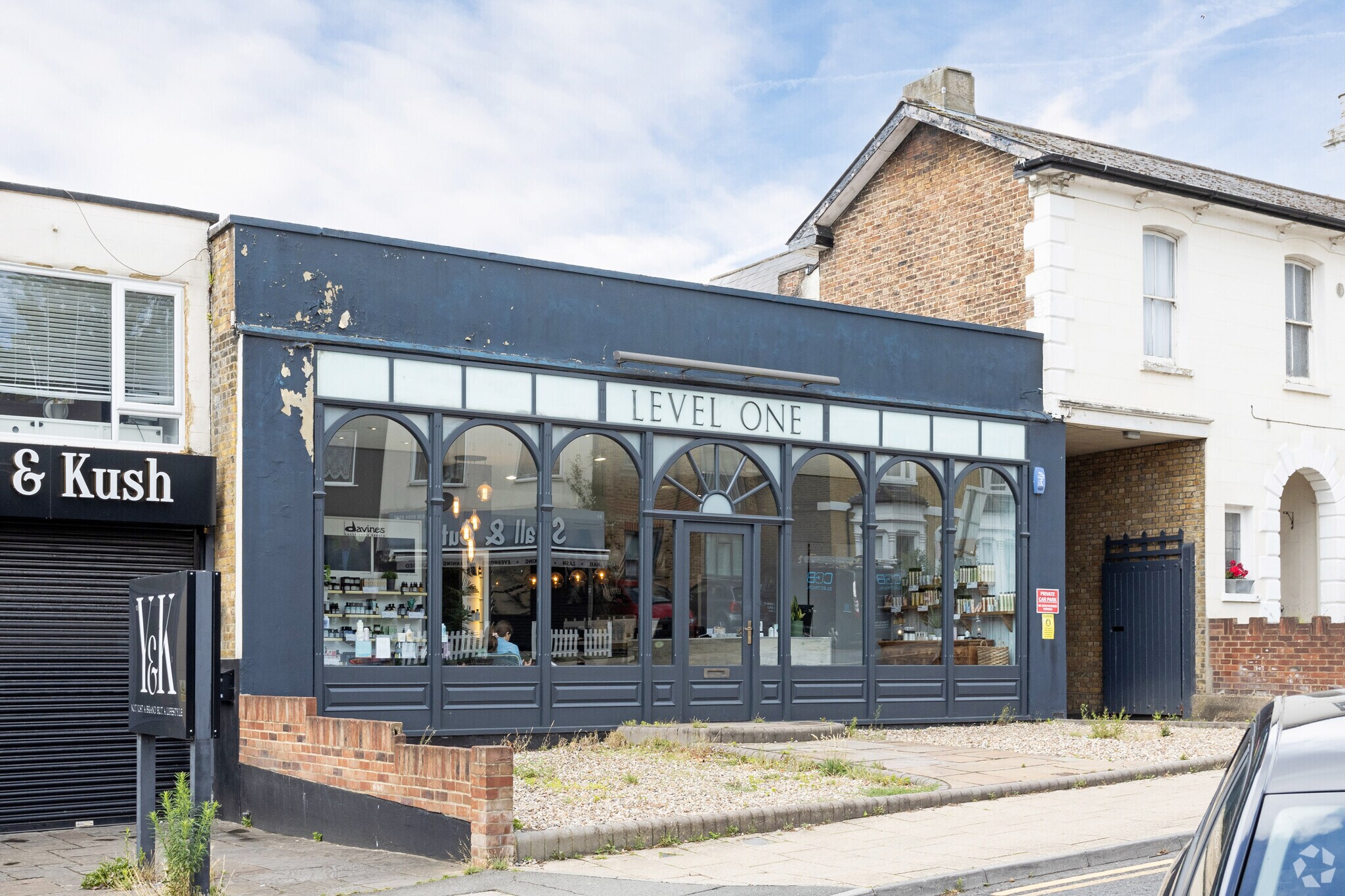 86 Queens Rd, Buckhurst Hill for sale Primary Photo- Image 1 of 1