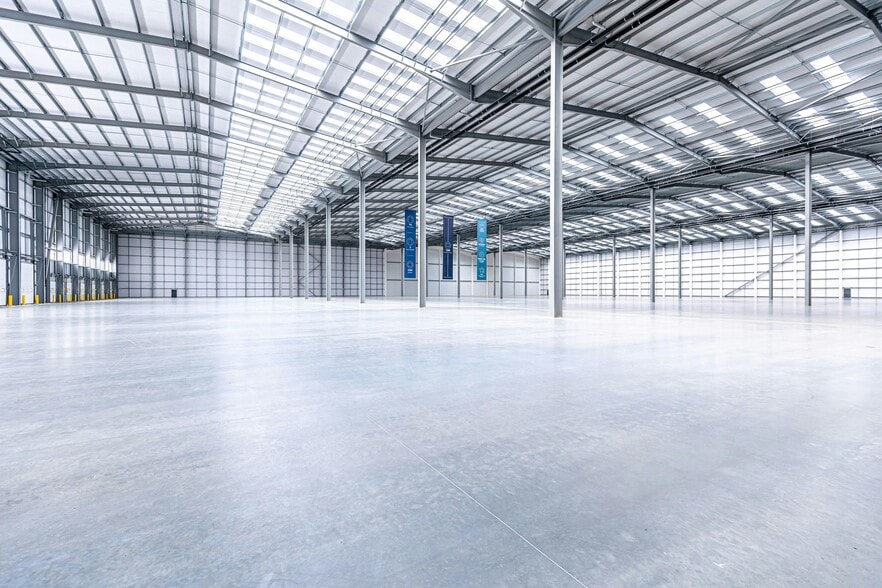 Merton Dr, Milton Keynes to rent - Building Photo - Image 3 of 5