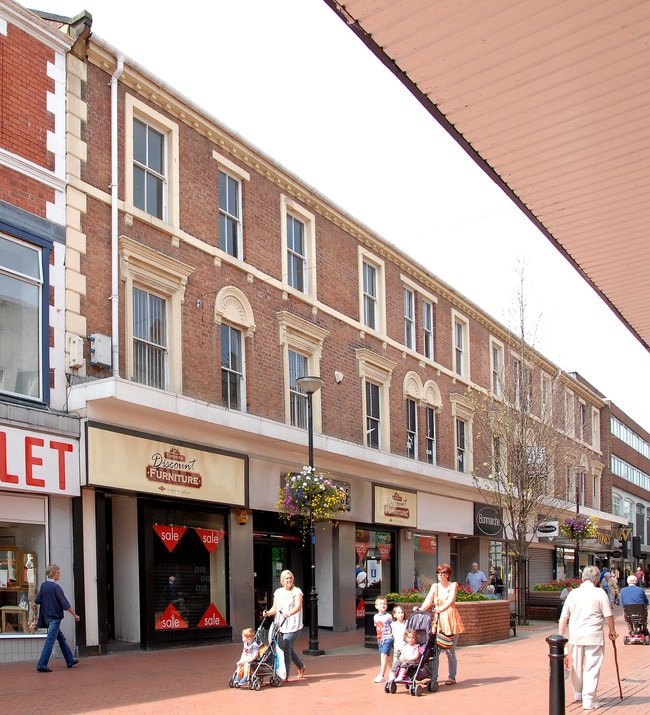 More details for 9-11 Regent St, Wrexham - Retail to Rent