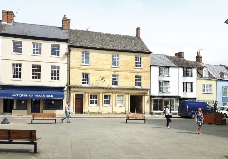 16 Market Pl, Woodstock for sale Primary Photo- Image 1 of 1