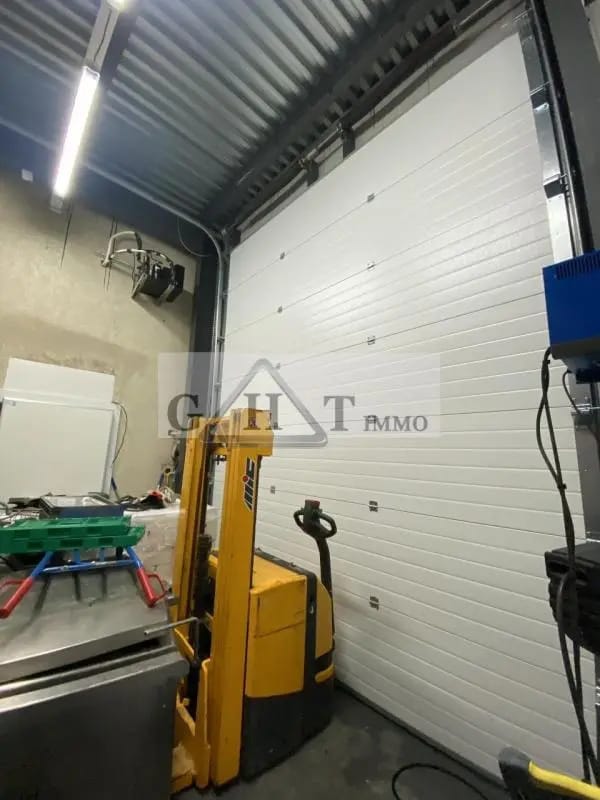 Vente Entrepôt 1 100 m² - Photo 1