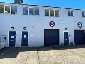 55 Fleet Rd, Fleet to rent Building Photo- Image 1 of 3