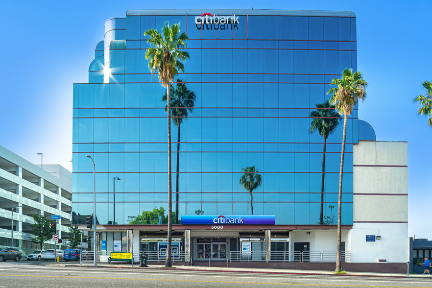 5000 W Sunset Blvd, Los Angeles, CA for rent - Building Photo - Image 3 of 58