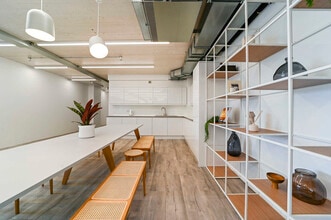 3-5 Martel Pl, London to rent Interior Photo- Image 2 of 7