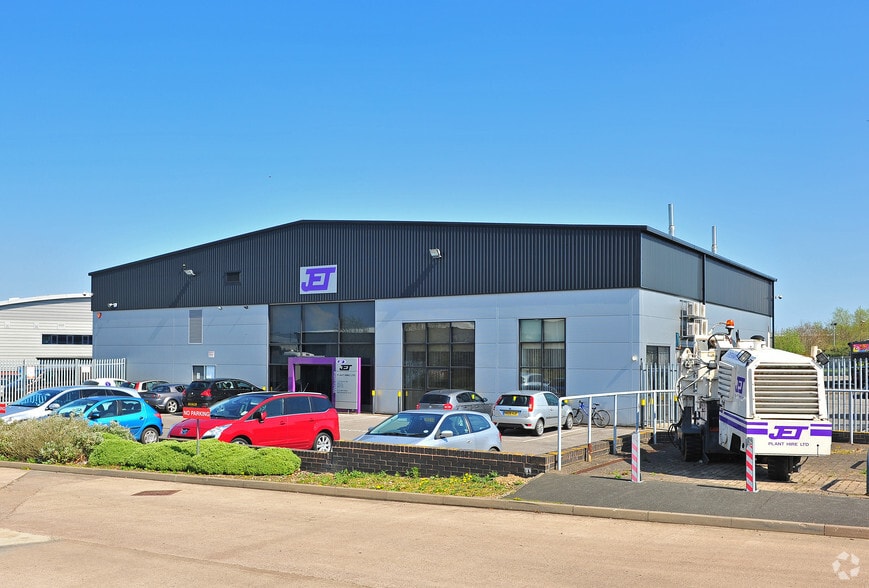 Crab Apple Way, Evesham to rent - Primary Photo - Image 1 of 3