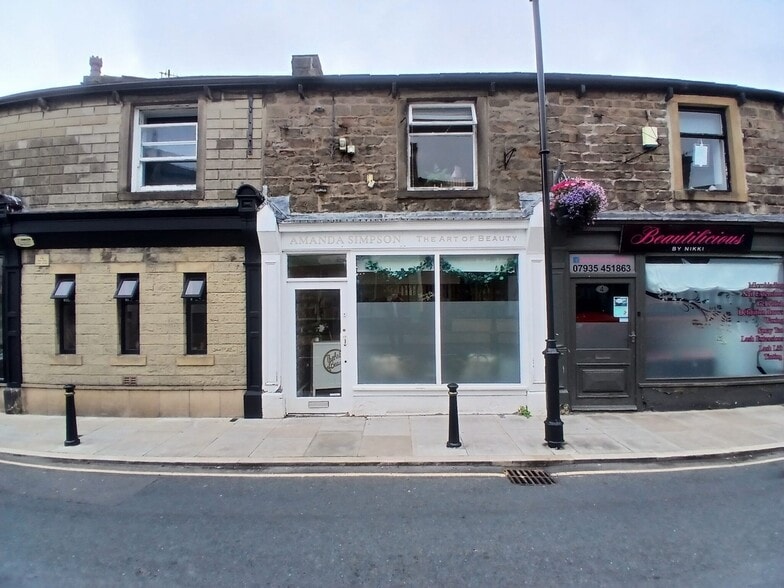 2 Rainhall Rd, Barnoldswick for sale - Building Photo - Image 1 of 1