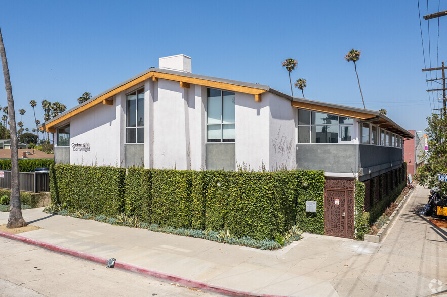 2221 Lincoln Blvd, Venice, CA for rent - Primary Photo - Image 1 of 5