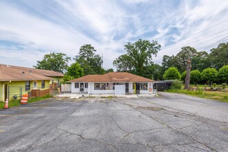 3960 Rockbridge Rd, Stone Mountain, GA for rent Building Photo- Image 1 of 11