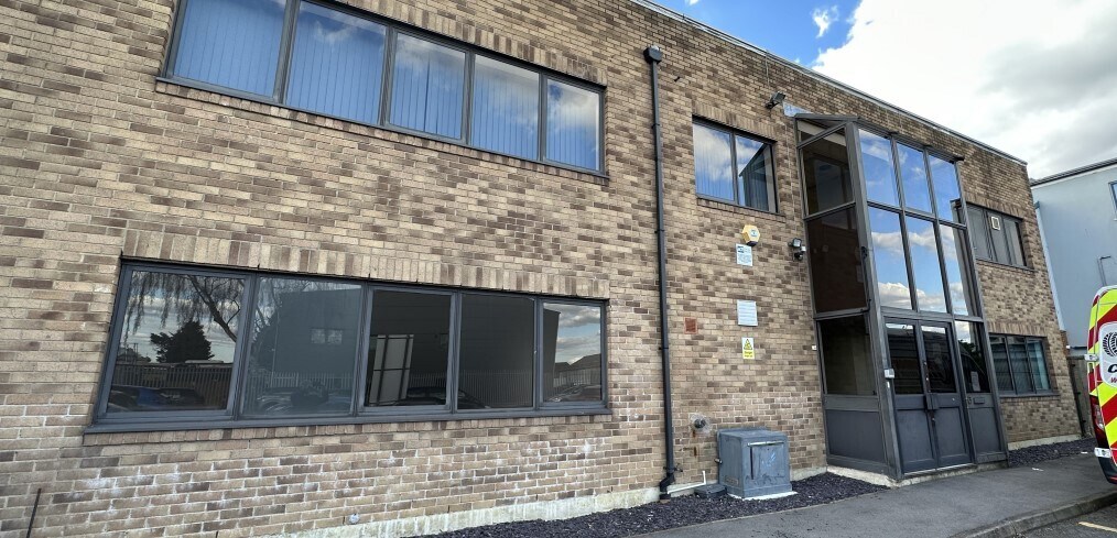 43-45 Central Av, West Molesey for sale Building Photo- Image 1 of 1