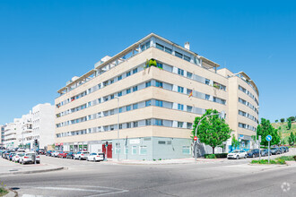 Paseo Tierra de Melide, 28, Madrid, Madrid for rent Primary Photo- Image 1 of 3