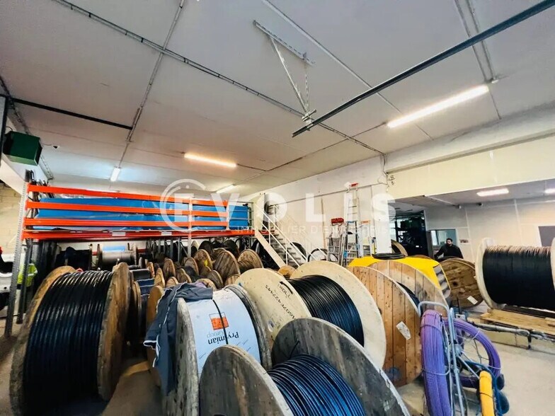 Light Industrial in Fontenay-sous-Bois to rent - Interior Photo - Image 2 of 7