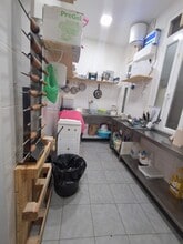 Retail in Madrid, Madrid to rent Interior Photo- Image 1 of 6