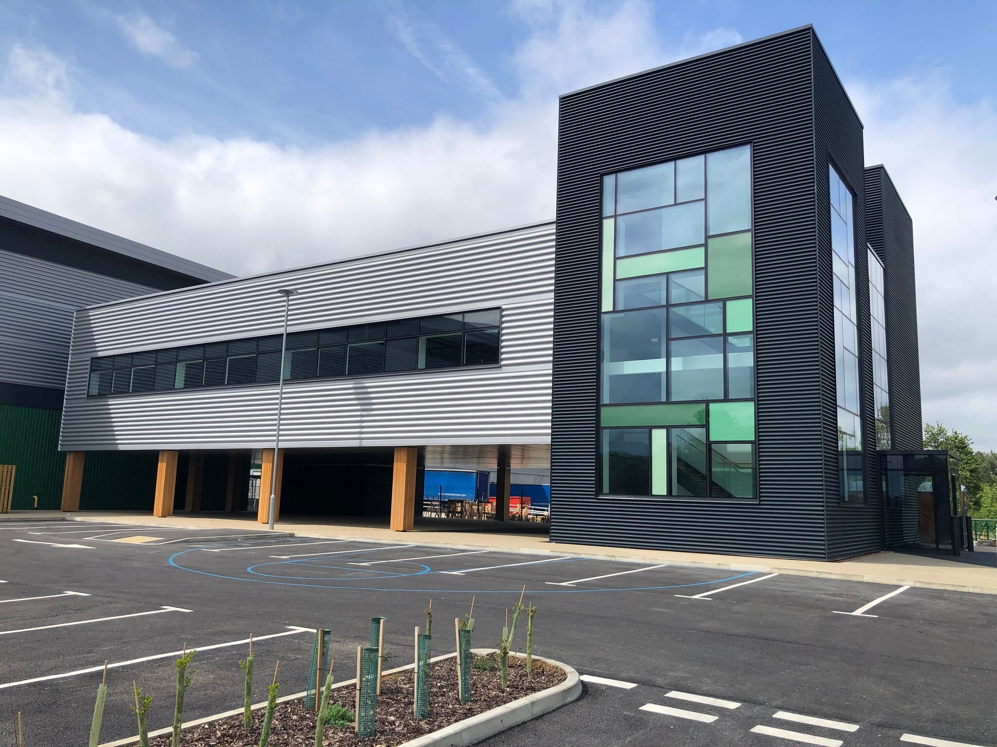 The Midway, Milton Keynes to rent Building Photo- Image 1 of 15