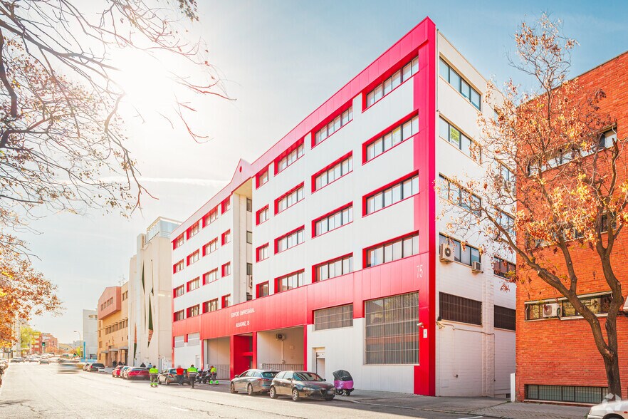 Office in Madrid, Madrid to rent - Building Photo - Image 3 of 3