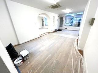31-33 Moreton St, London to rent Building Photo- Image 1 of 9