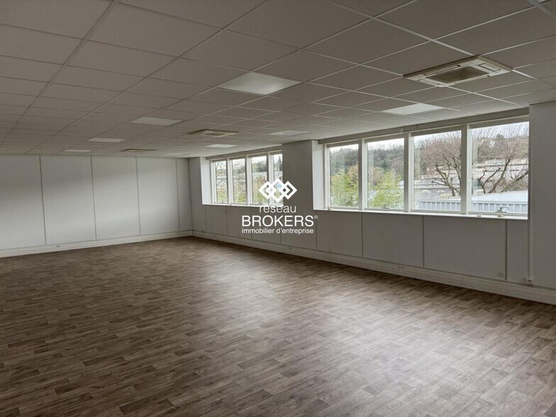 Office in Saint-Genis-Laval to rent - Interior Photo - Image 3 of 6