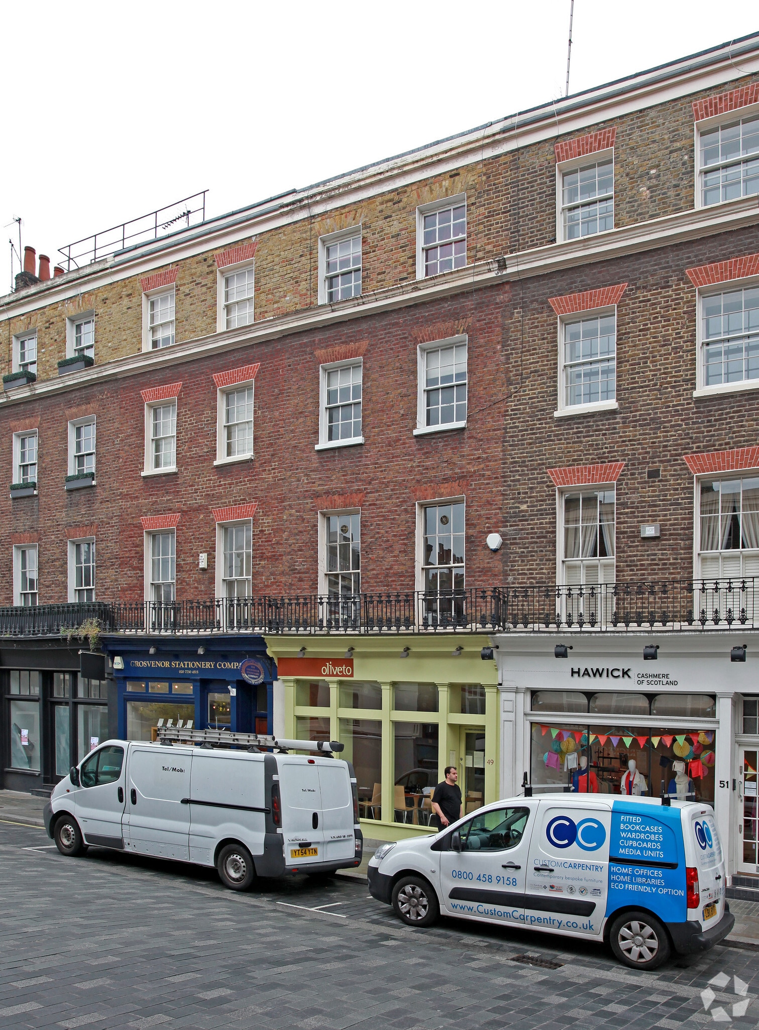 49 Elizabeth St, London to rent Primary Photo- Image 1 of 3