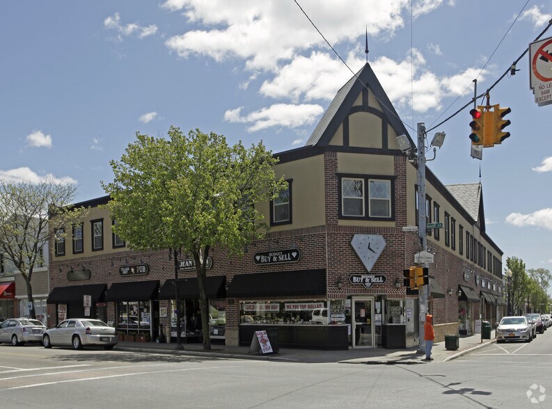 2-14 E Main St, Patchogue, NY for rent - Building Photo - Image 1 of 8