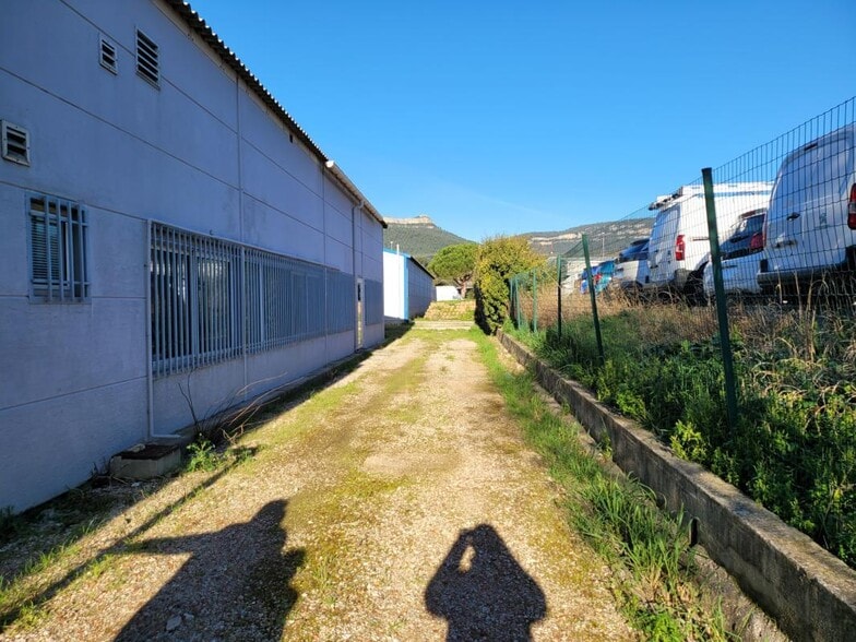 Light Industrial in La Farlède to rent - Building Photo - Image 2 of 7