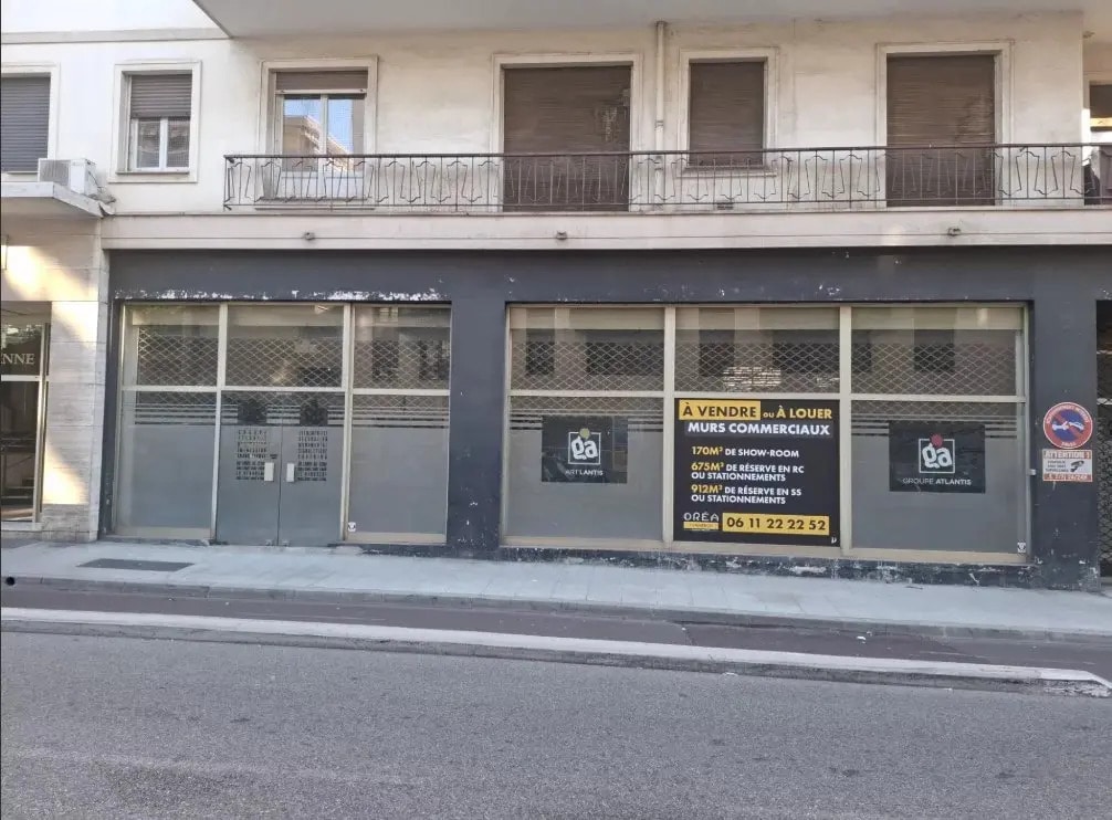 Vente Bureaux 1 957 m² - Photo 1