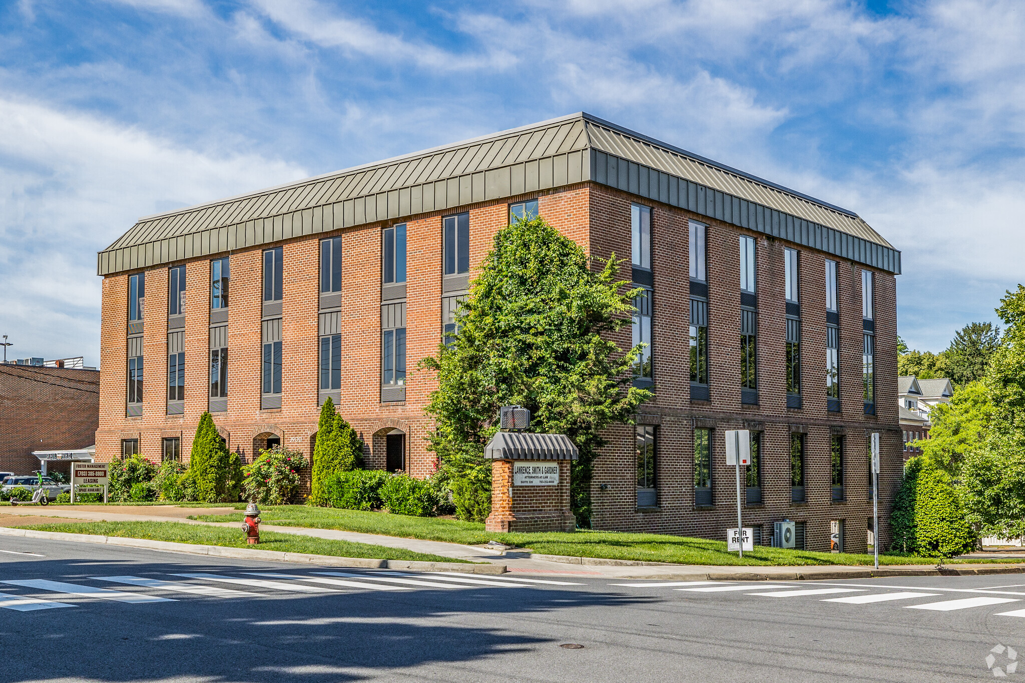 3900 University Dr, Fairfax, VA for rent Building Photo- Image 1 of 23