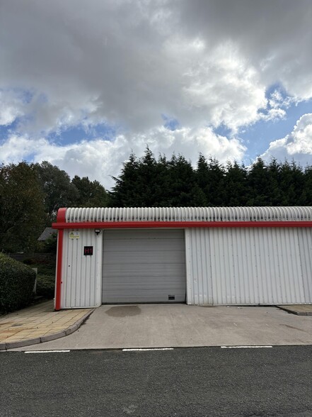 Brookside Business Park, Manchester to rent - Building Photo - Image 2 of 7