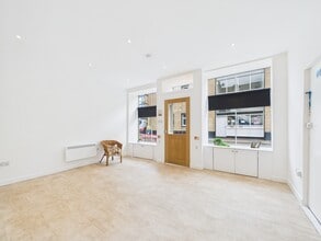 5 Tulloch St, Dingwall to rent Interior Photo- Image 2 of 3