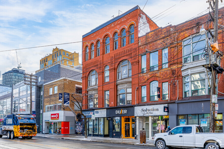 489-491 Queen St W, Toronto, ON for rent - Building Photo - Image 2 of 4