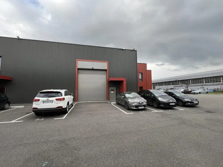 Light Industrial in Chassieu to rent - Building Photo - Image 3 of 35