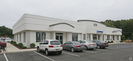 450 Old Country Rd, Riverhead, NY for rent Building Photo- Image 1 of 1