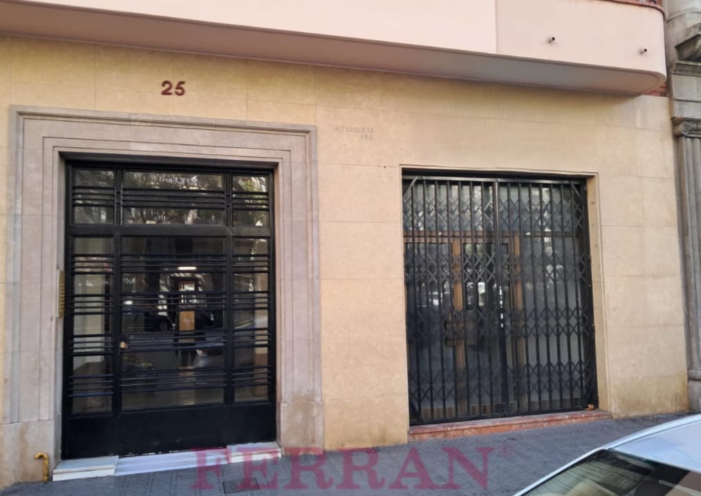 Retail in Barcelona, Barcelona to rent Interior Photo- Image 1 of 8