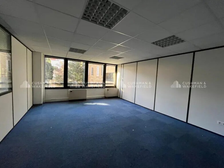 Office in Marseille to rent - Interior Photo - Image 3 of 35