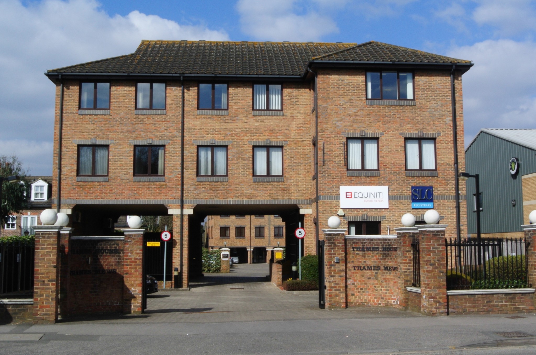 Portsmouth Rd, Esher for rent Building Photo- Image 1 of 16