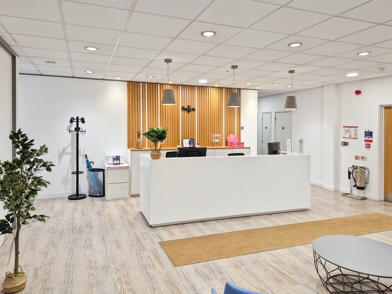 Electric Ave, Enfield to rent - Interior Photo - Image 2 of 10