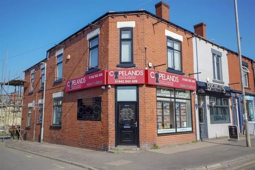 67 Church St, Bolton to rent - Primary Photo - Image 1 of 1