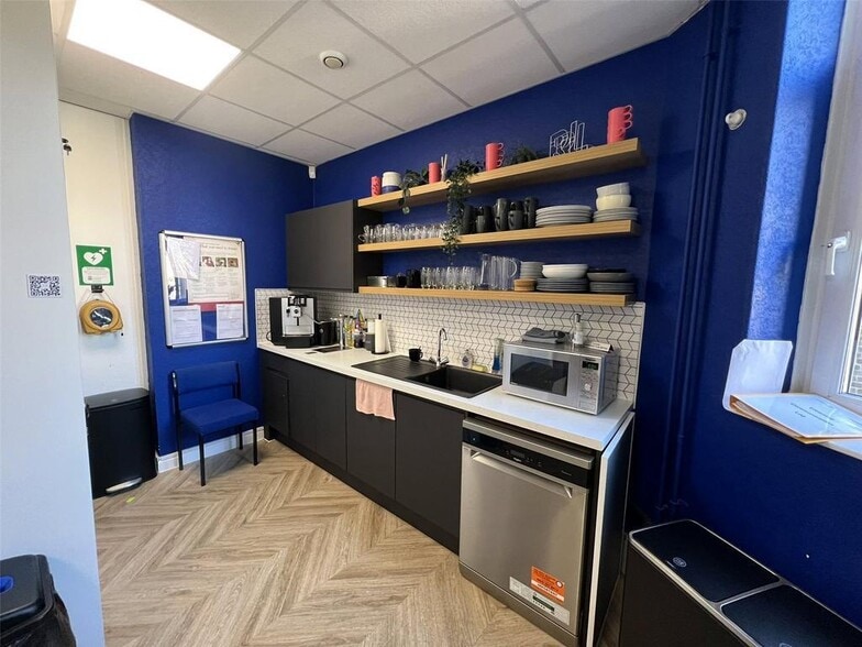 19-20 Clifftown Rd, Southend On Sea to rent - Building Photo - Image 3 of 20