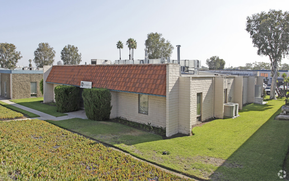 4877 Mercury St, San Diego, CA for rent - Building Photo - Image 1 of 5