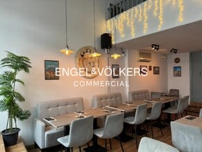 Retail in Barcelona, Barcelona to rent Interior Photo- Image 2 of 5