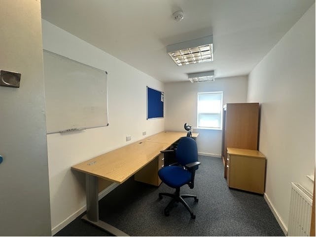 3 Lorne Park Rd, Bournemouth to rent - Building Photo - Image 2 of 5