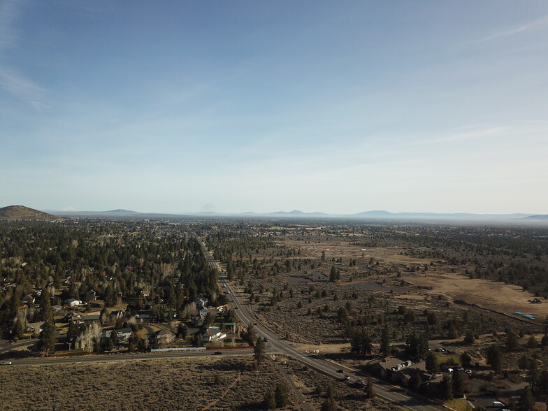 61105 Ferguson Rd, Bend, OR for sale - Primary Photo - Image 1 of 5